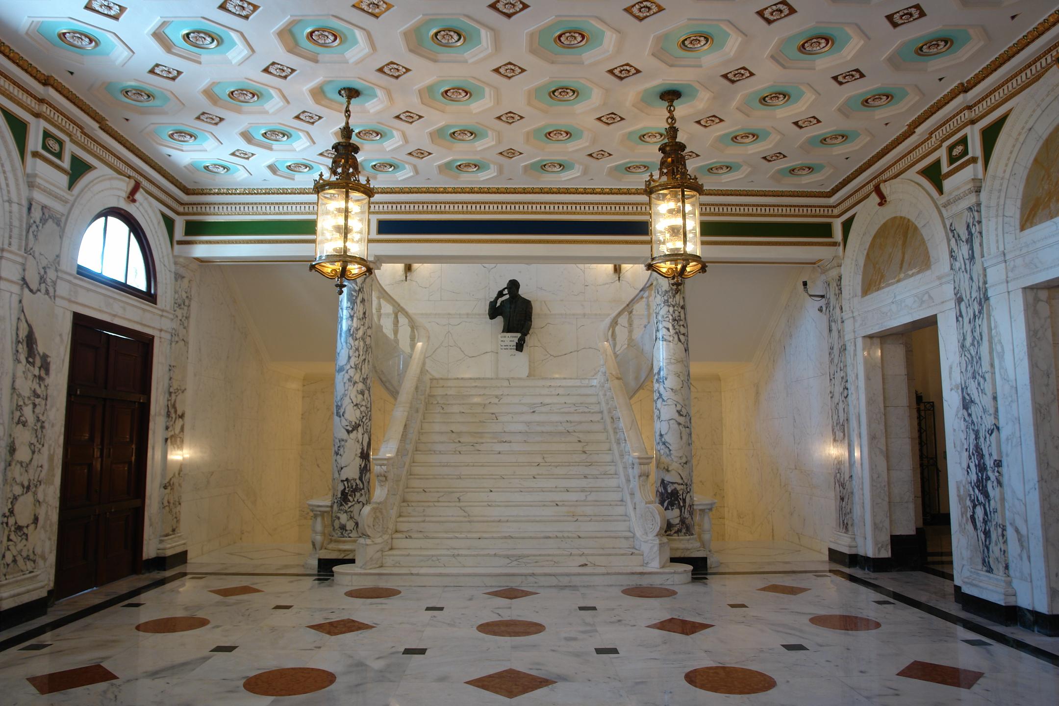 Capitolio de Puerto Rico - San Juan (Puerta de Tierra) - 2011 00044